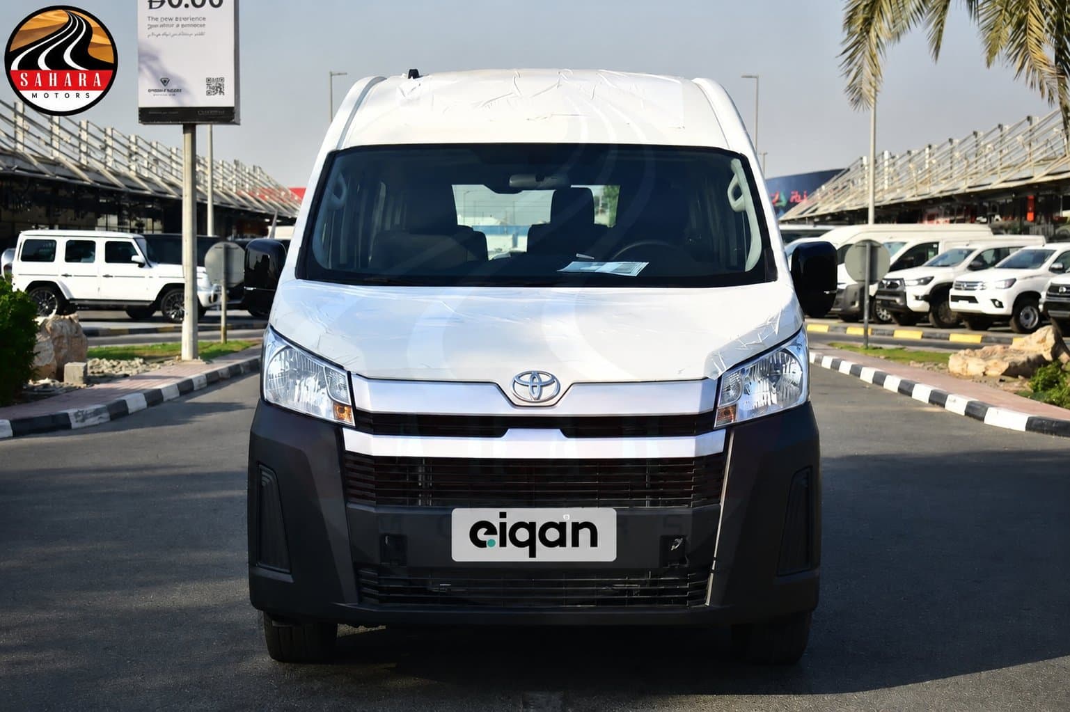 EIQAN-branded rental bus