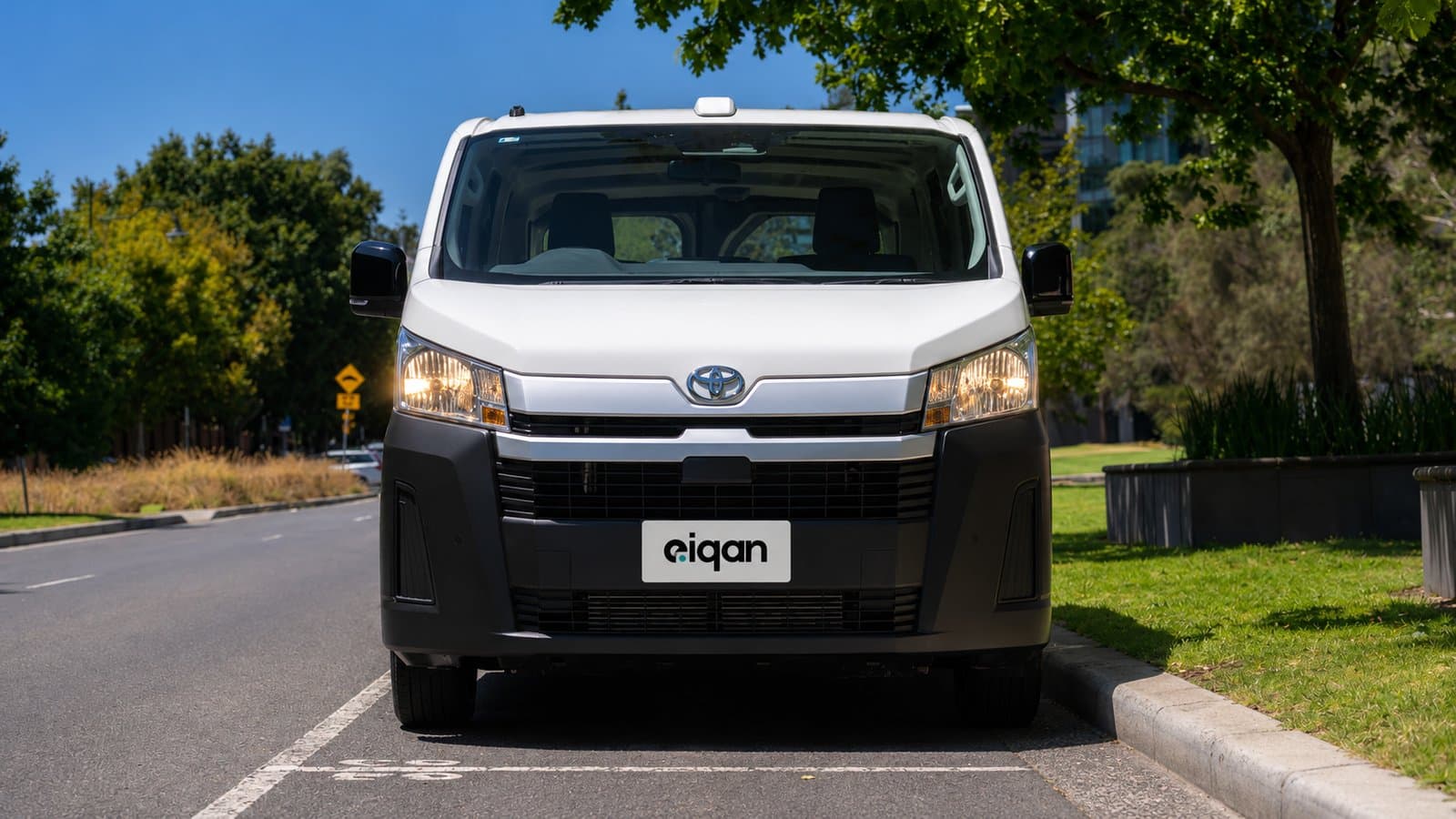EIQAN-branded rental bus